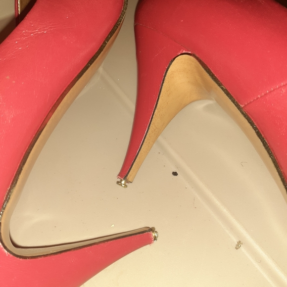 Red Pumps 10 - Picture 4 of 4
